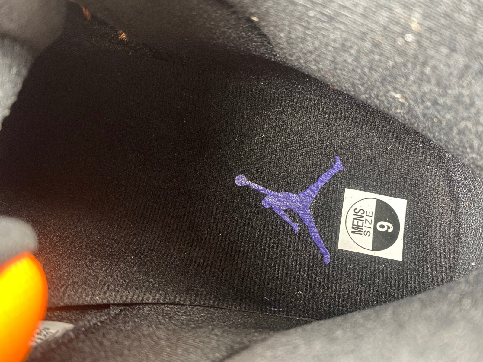 Air Jordan 11 Retro “orange Black”