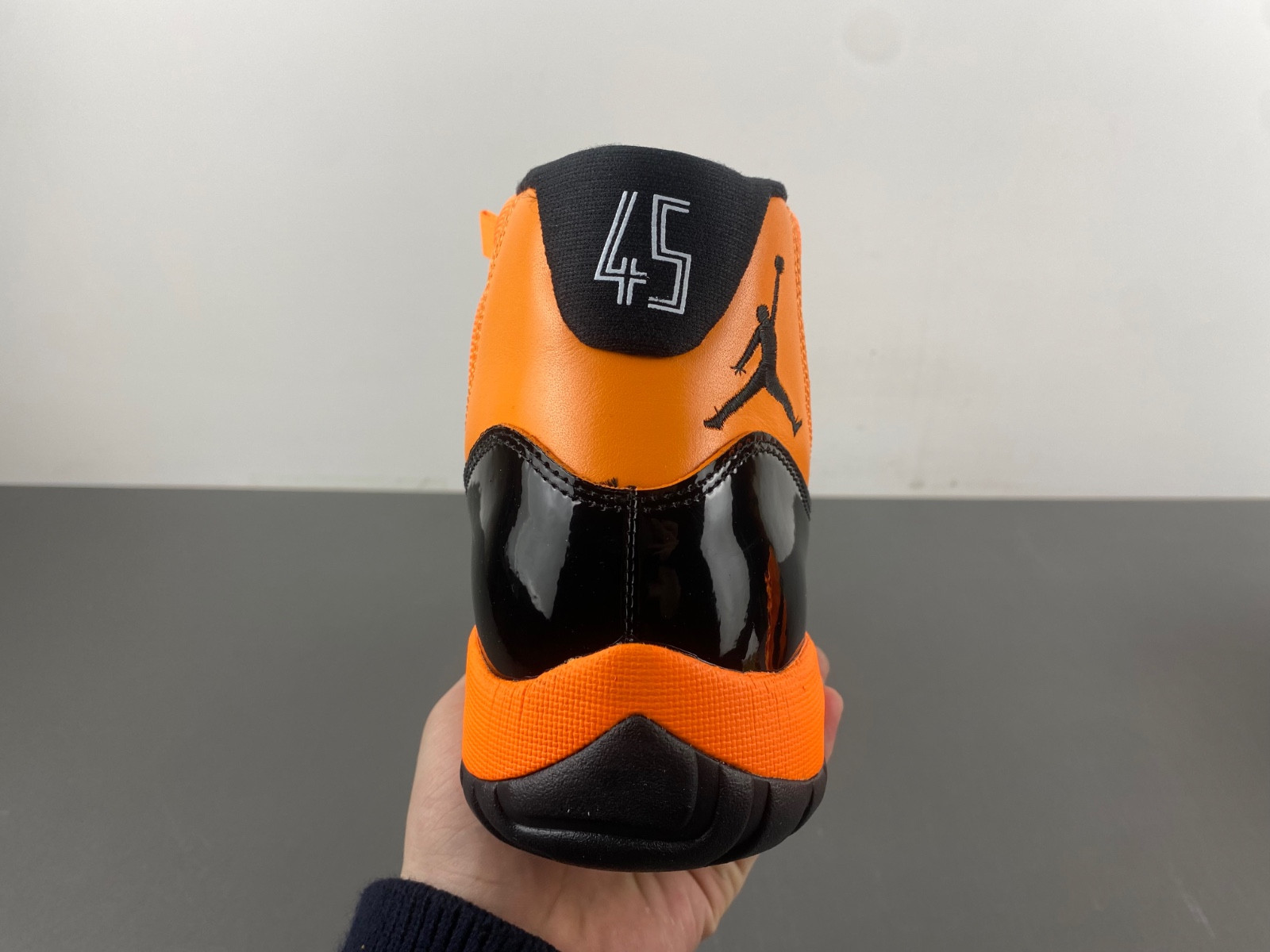 Air Jordan 11 Retro “orange Black”