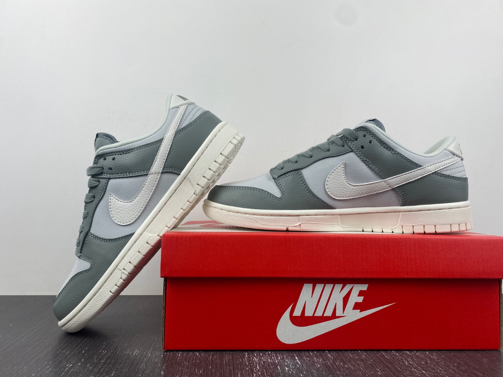 nike dunk low “mica green” dv7212-300