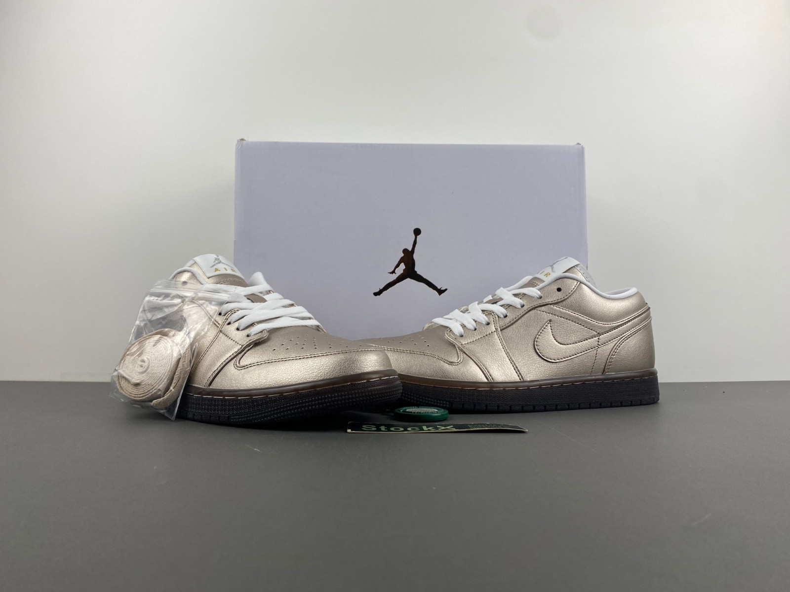 air jordan 1 low se “metallic zinc” hq3529-099