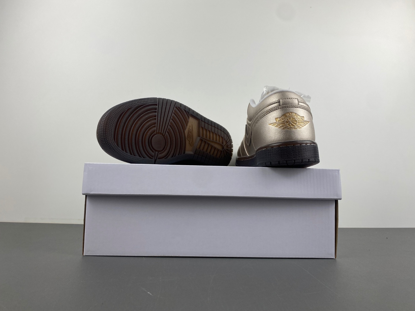 air jordan 1 low se “metallic zinc” hq3529-099