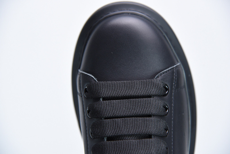 alexer mceen sneakers