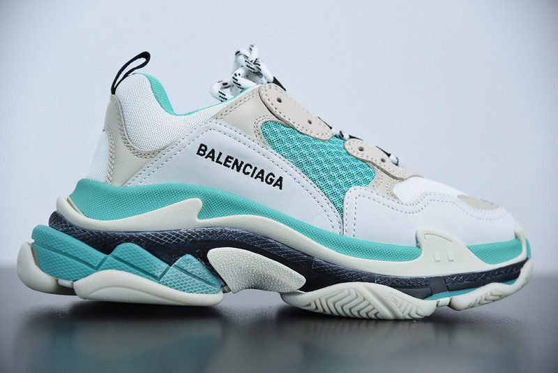 bc triple s trainer white 524039 w09oh 3005