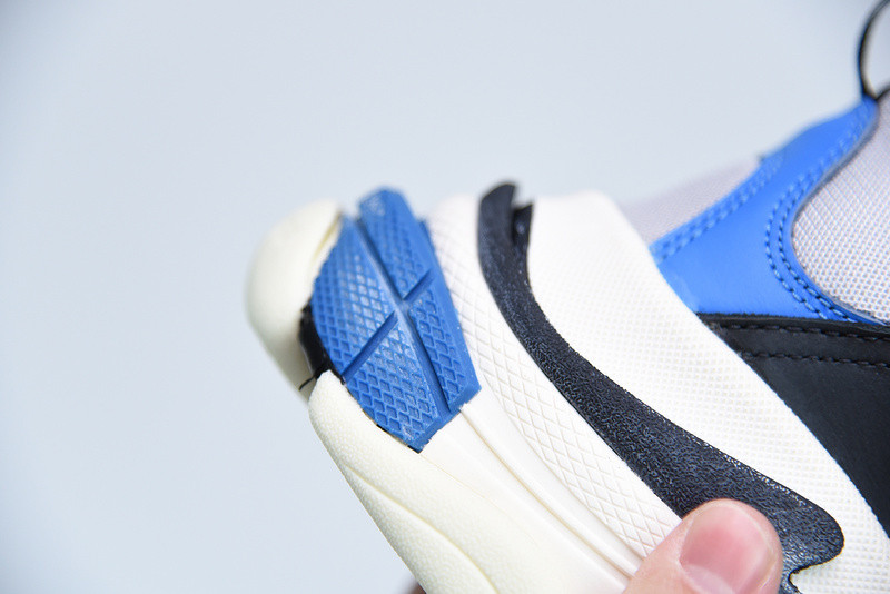 bc triple s trainer 536737 w09oh 1007