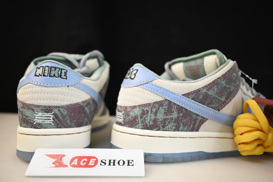 crenshaw skate club x nike sb dunk low fn4193-100