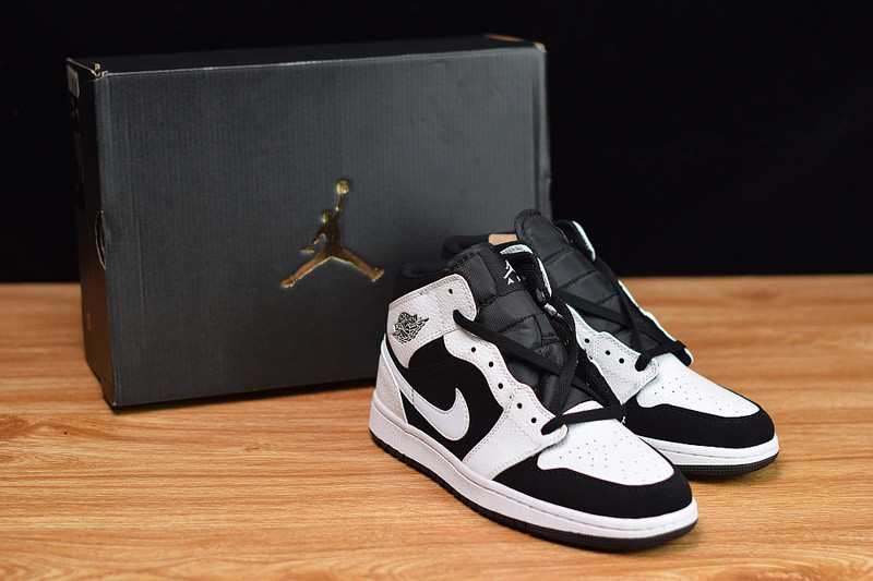air jordan 1 mid white black 554724-113