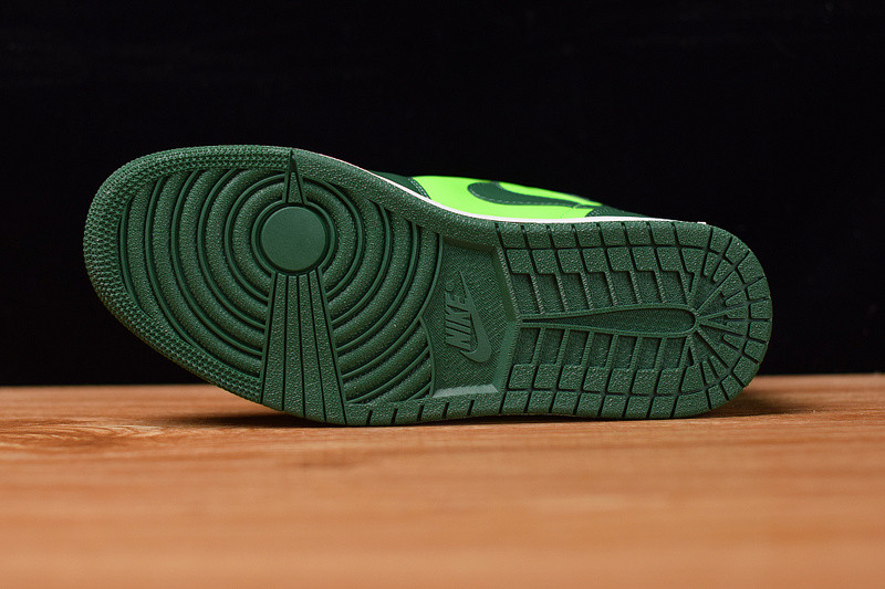 air jordan 1 mid "hulk" 554724-330