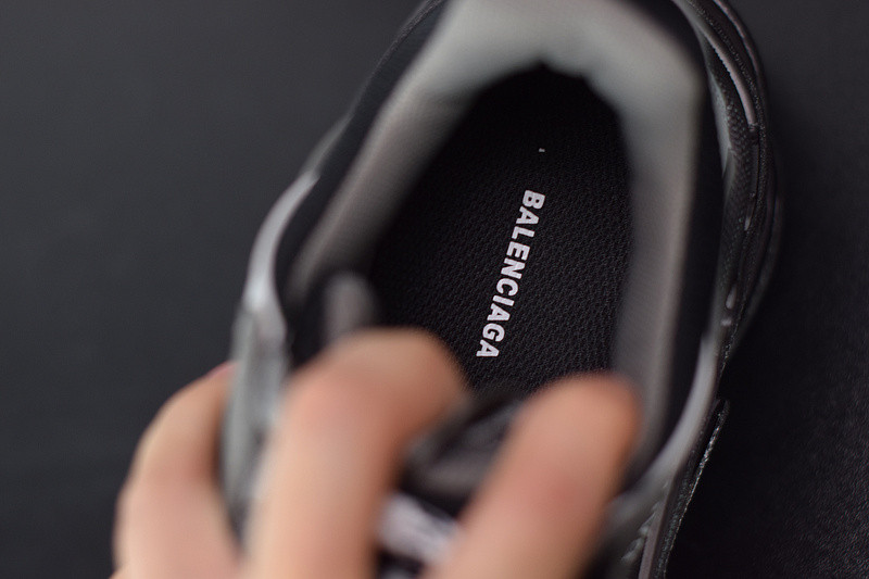 bc triple s trainer 483546 w06f1 0841