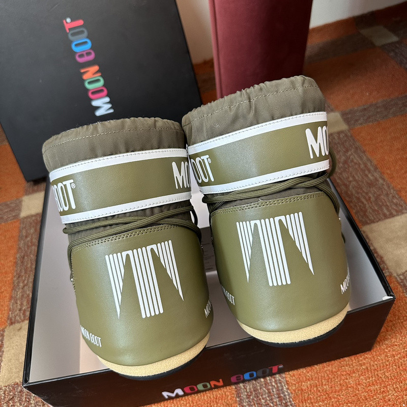 mOON bOOT