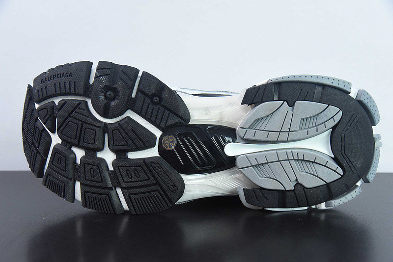 Ba*len*cia*ga runner sneaker