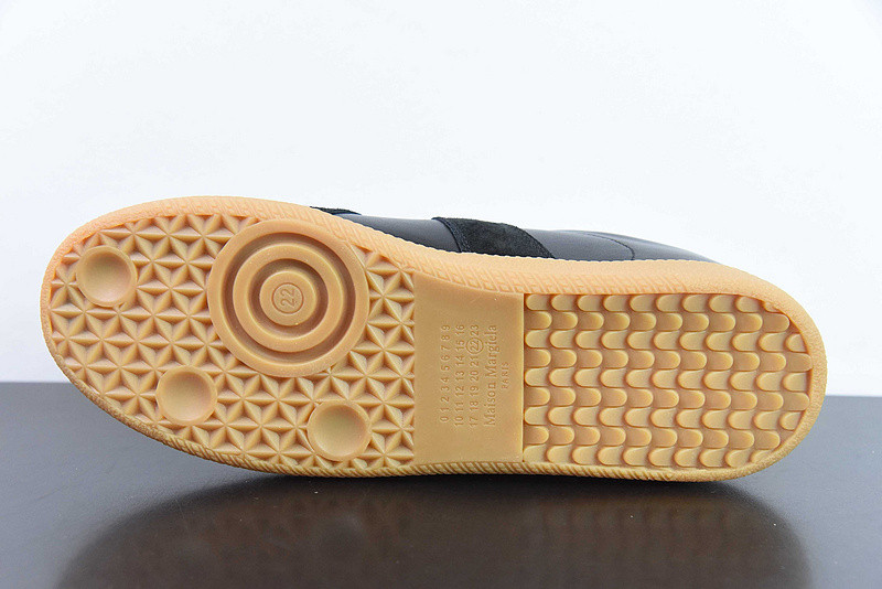 ma*s*n Ma*i*la sneaker