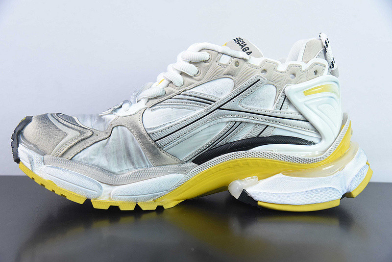 Ba*len*cia*ga runner sneaker dirty
