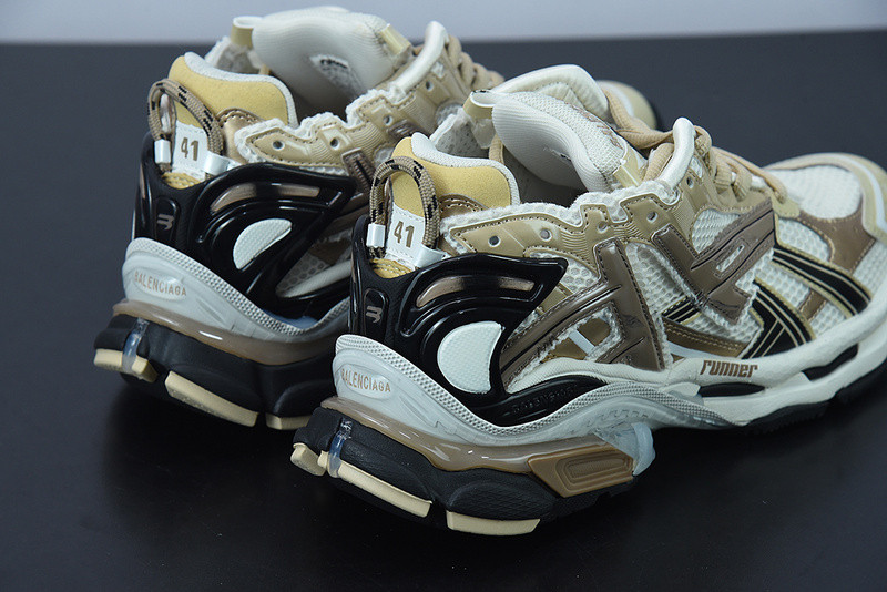 Ba*len*cia*ga runner sneaker