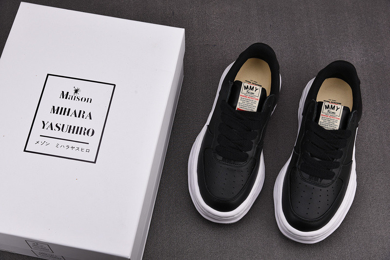 Ma*s*n mihara yasuhiro sneaker