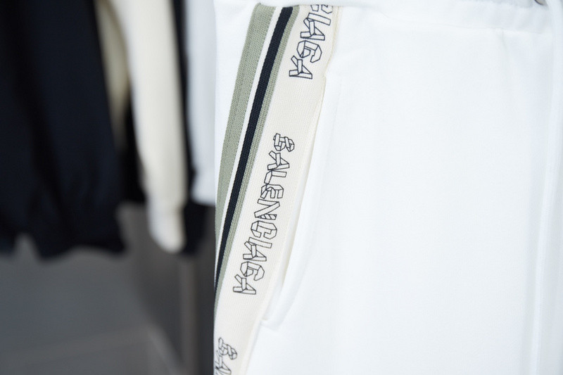 Ba*len*cia*ga clothes