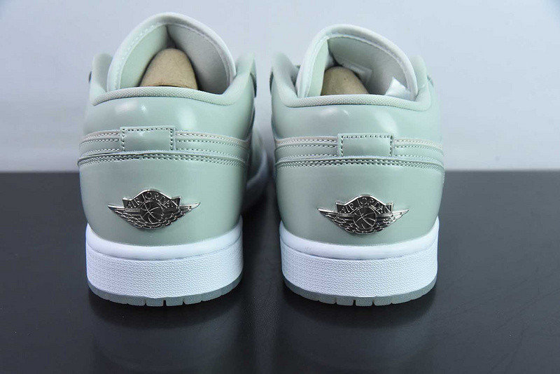 Air Jordan 1 Low SE Seafoam HF4078-100
