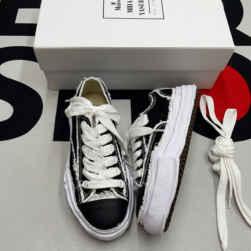 Ma*s*n mihara yasuhiro sneaker