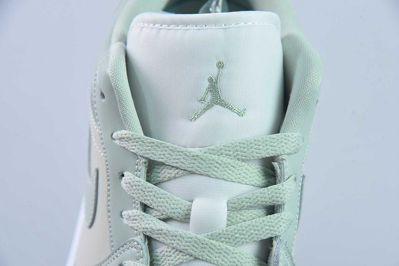 Air Jordan 1 Low SE Seafoam HF4078-100