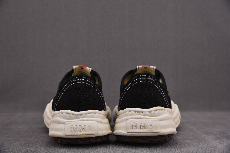 Ma*s*n mihara yasuhiro sneaker