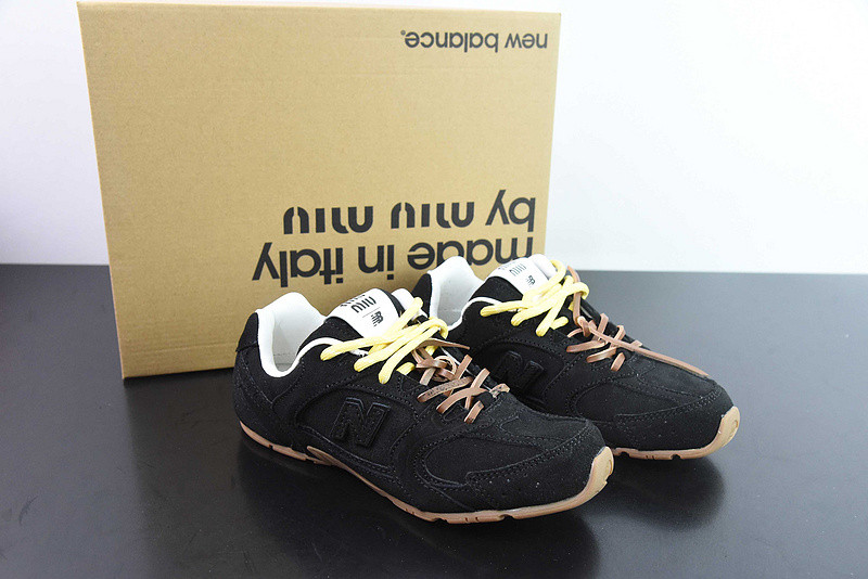 NEW BALANCE X MIUMIU SNEAKER