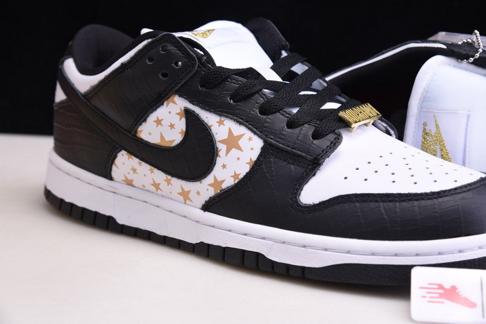 S*p*e x nike sb dunk low white/metallic gold-black dh3228-102