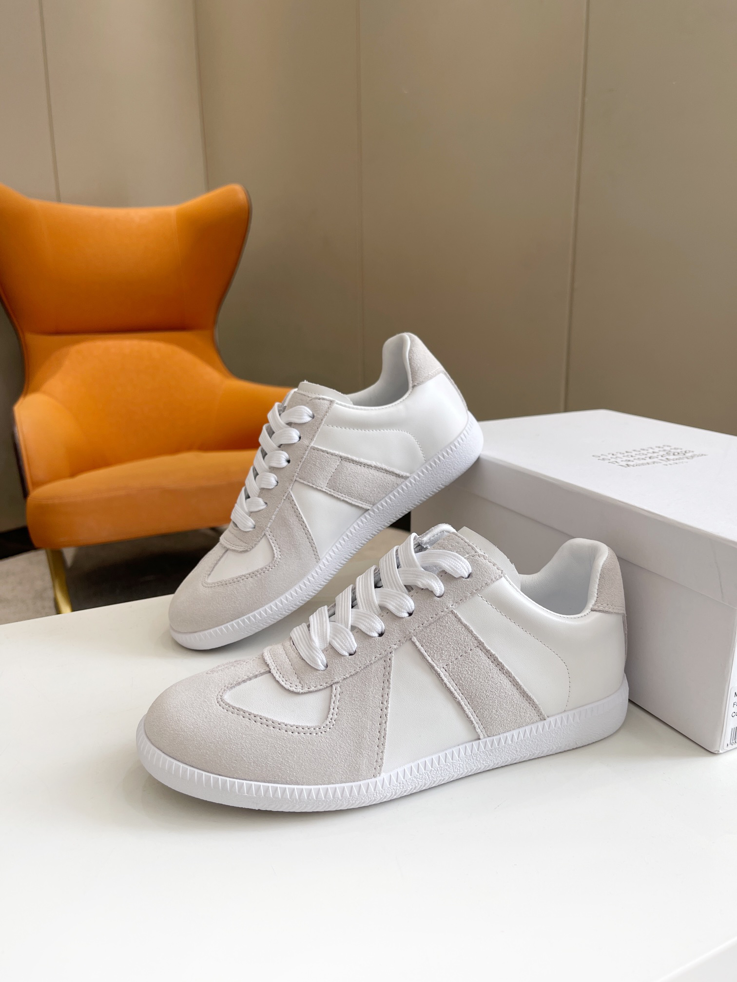 ma*s*n Ma*i*la sneaker